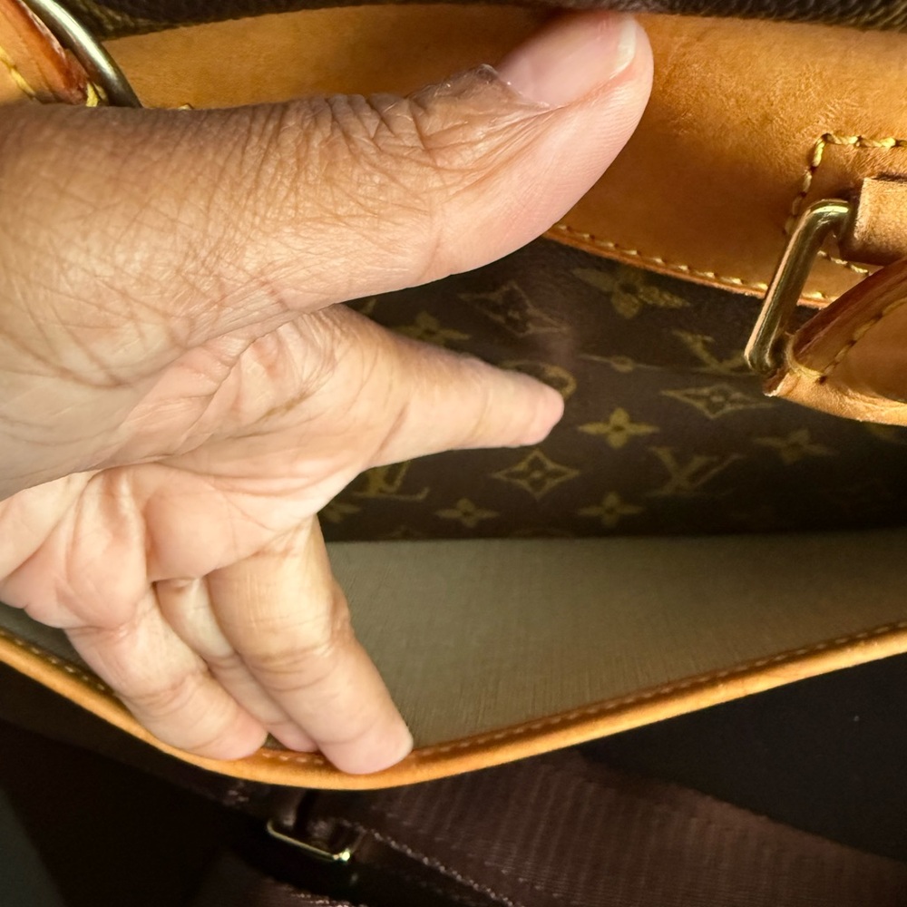 Excellent Pre-Loved Louis Vuitton Monogram Deauville Bag - Picture 6 of 12